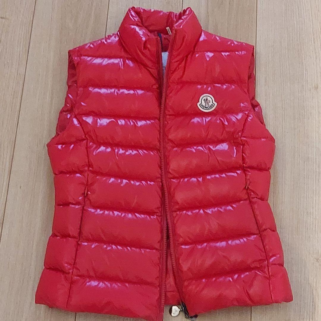 Moncler 赤 ダウンベストレディース
