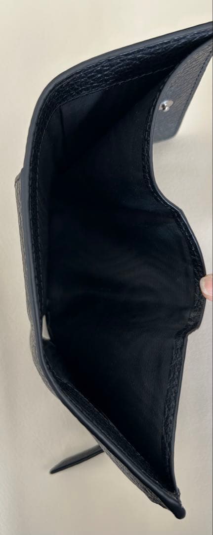 メゾンマルジェラ　三つ折り財布　ステッチ　コンパクトウォレット　ブラック　レザー