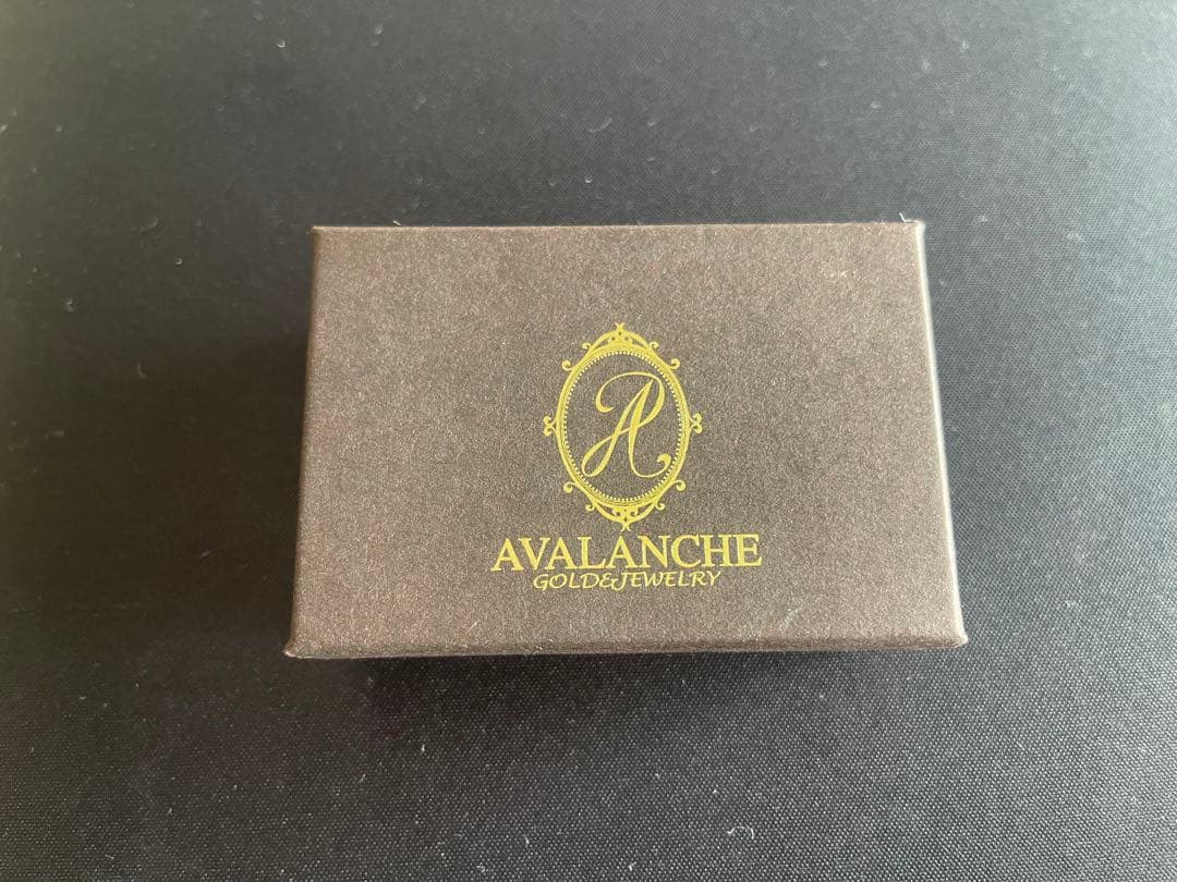 AVALANCHE マリファナリーフペンダント