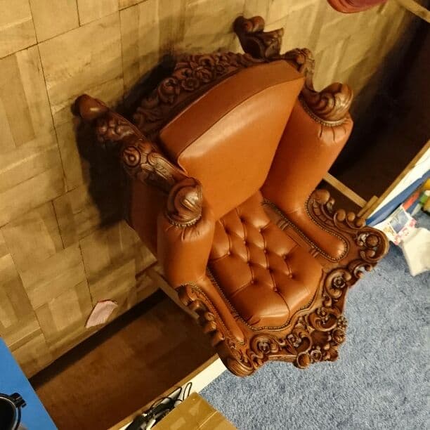 座椅子 Big letter chair c