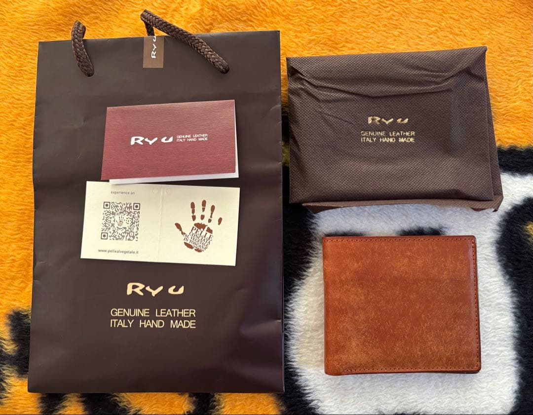 RYU 本革 二つ折り財布 ブラウン