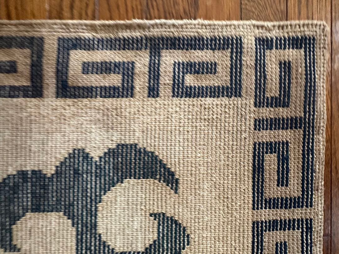 ビンテージ赤穂段通　伝統柄　専門家による修復とクリーニング済み