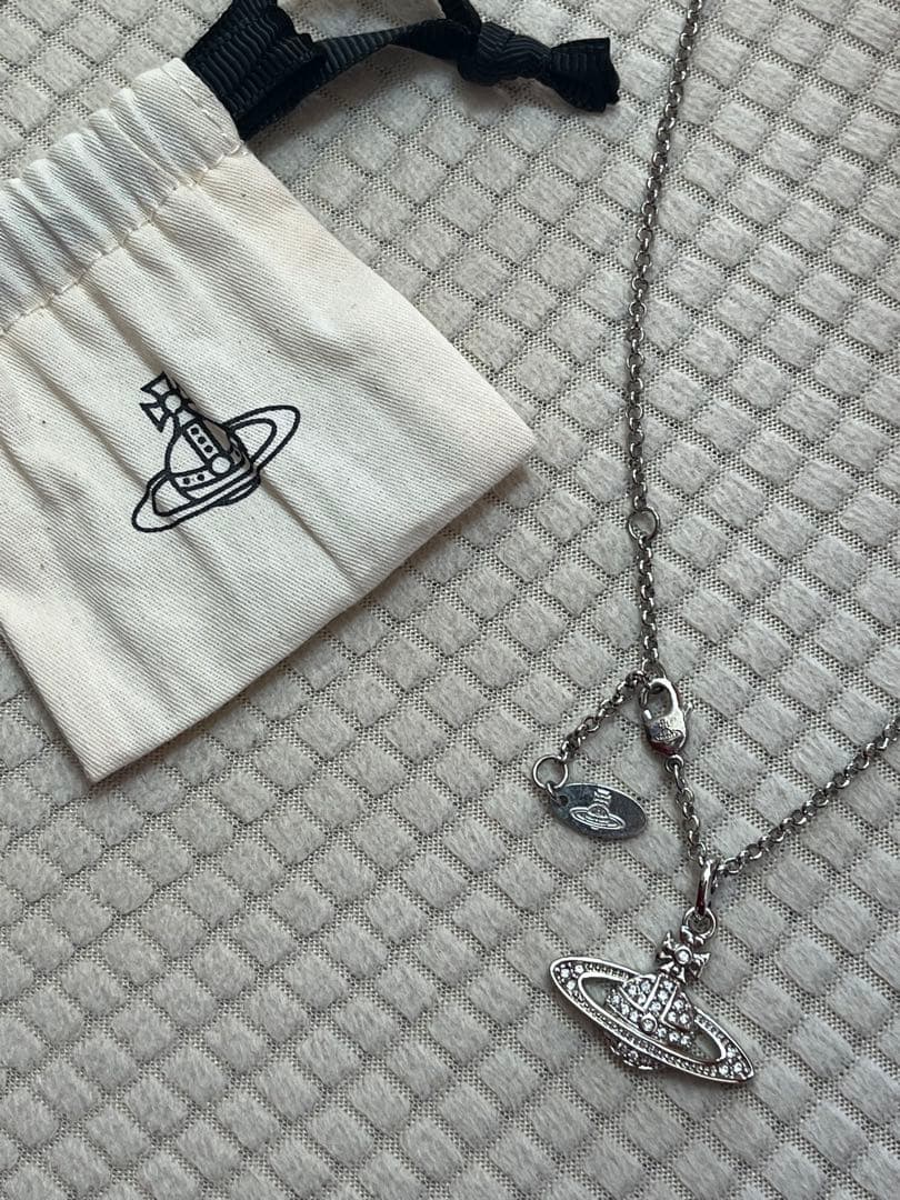 り*ー様 美品 Vivienne Westwood 惑星モチーフ ネックレスシル