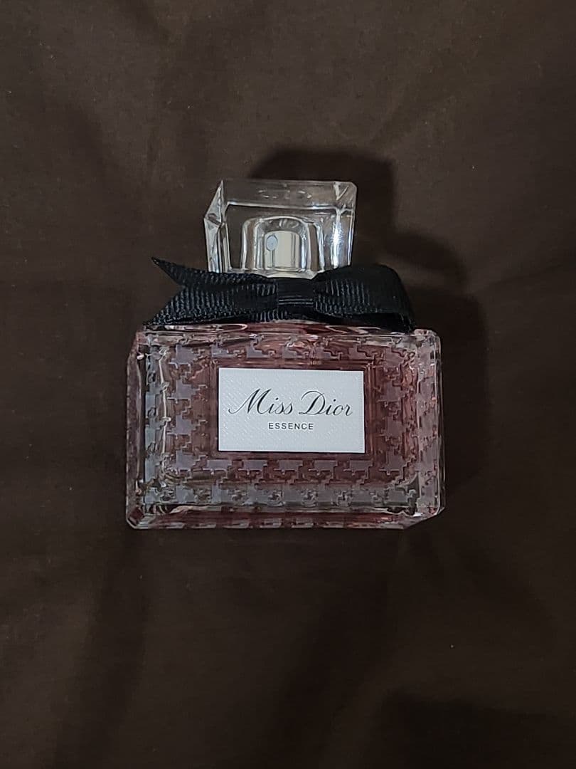 新作 Miss Dior Essence 香水