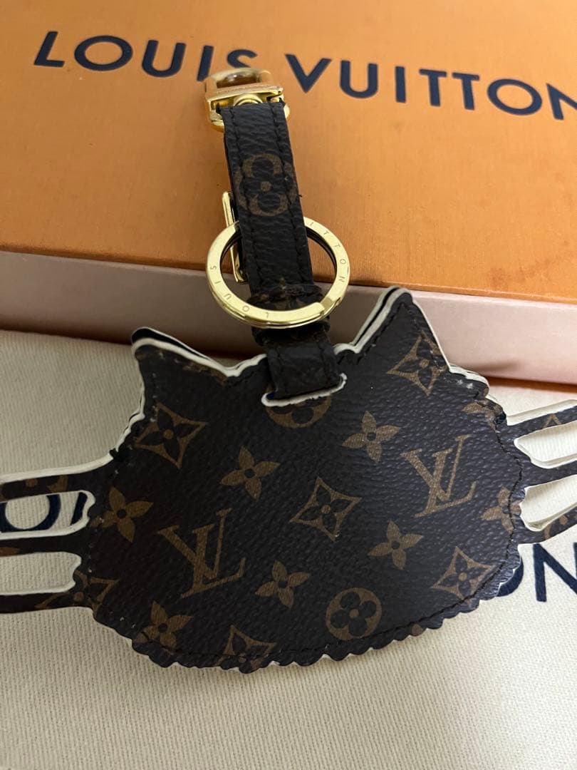 LOUIS VUITTON ルイヴィトンポルトアドレスキャットグラム キーリング