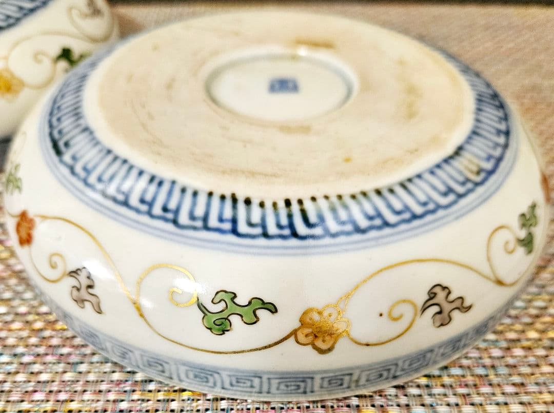 上作品❗江戸時代後期　古伊万里　錦手　金彩色絵　見込に捻り文様　鳳凰図　深皿2客