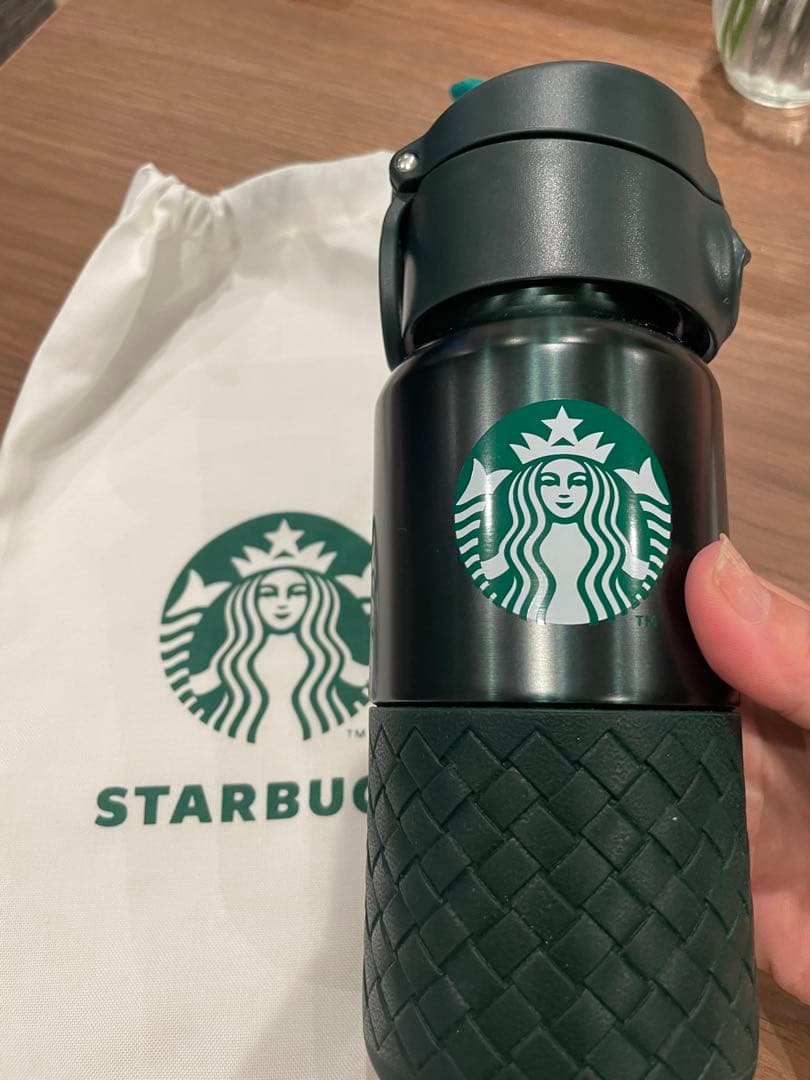 スターバックス　タンブラー　メタリックグリーン　新品！