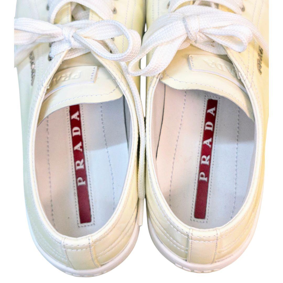 PRADA ホワイト23.5cm レースアップ スニーカー レディース