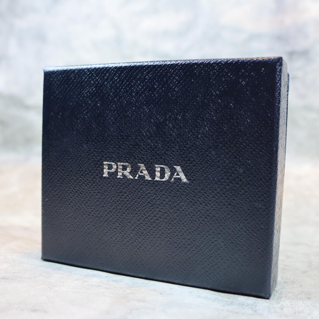 【超美品】PRADA プラダ サフィアーノ 二つ折り財布 付属品あり