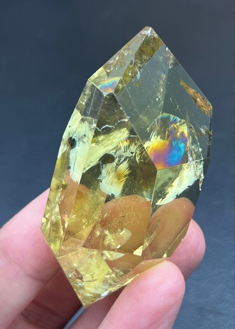 天然レインボーシトリン　黄水晶　美品　タンブル　ポイント　高品質　置物　　金運