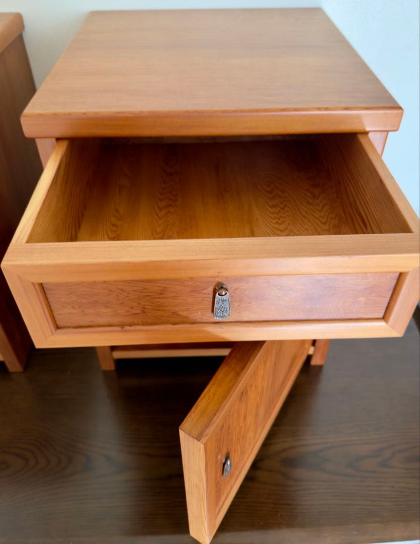 屋久杉　ミニチェスト キャビネット　引き出し付き 扉収納 右開き