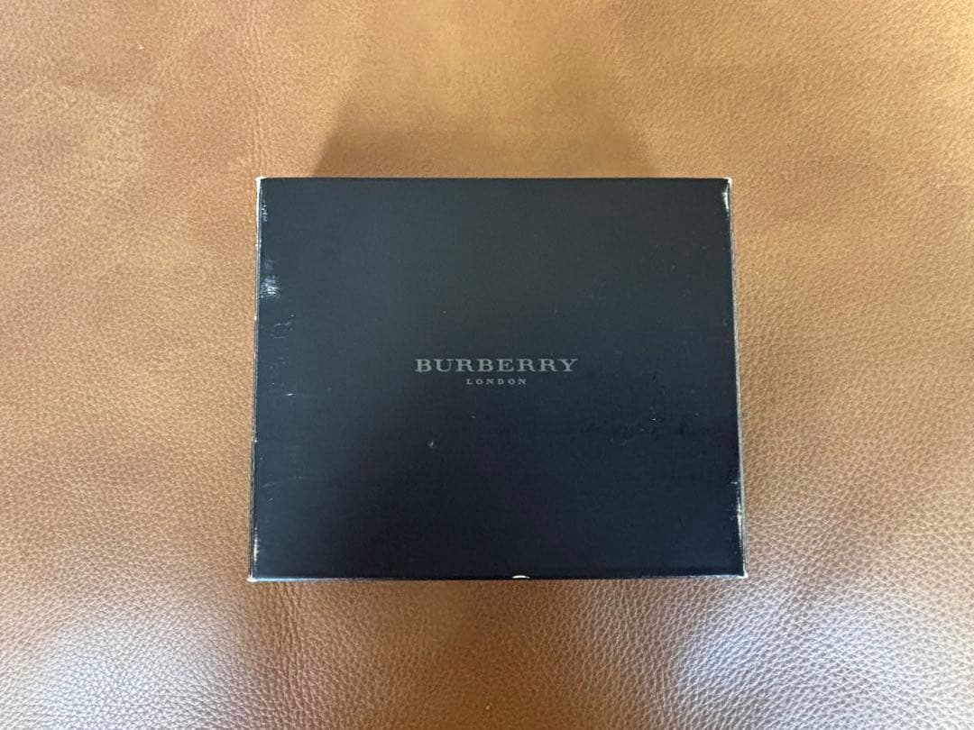 【美品】 Burberry Londonレザーベルト 本革ブラック 銀 バックル