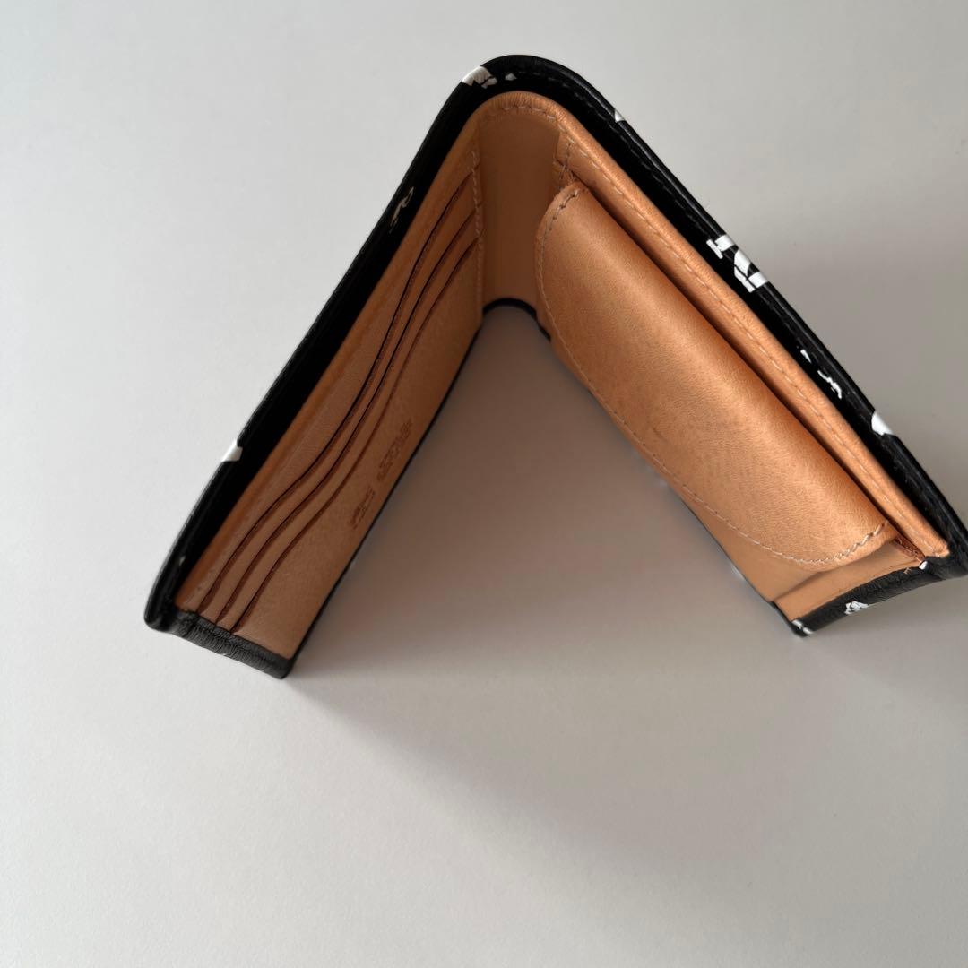 新品　イルビゾンテ　二つ折り財布　レザー　ブラックxホワイト　ロゴ　レザー　牛革