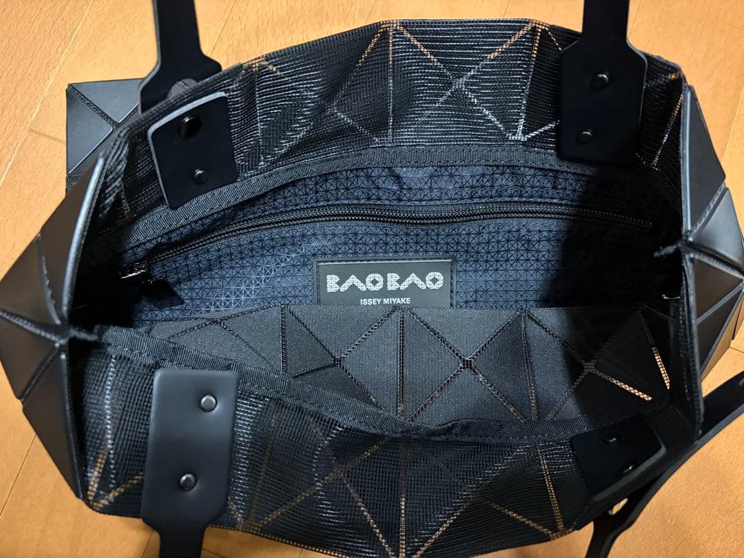 美品⭕️BAOBAO ISSEY MIYAKE LUCENT MATTE ブラック