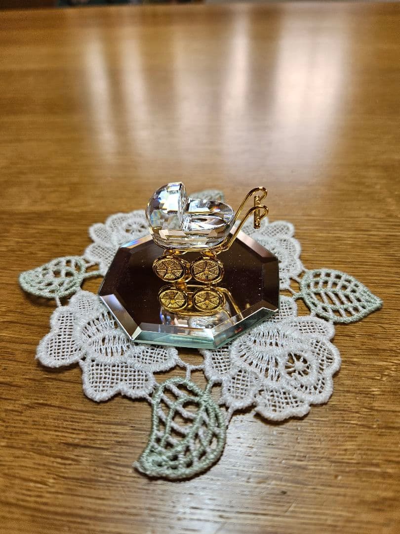 スワロフスキーの乳母車