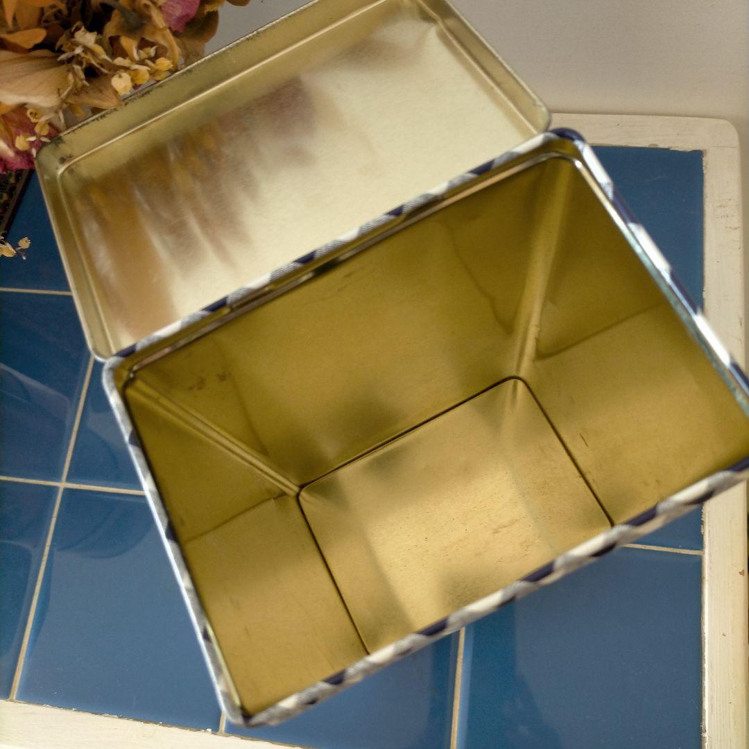 Bonne Maman ビスケット缶 A 青チェック 空き缶