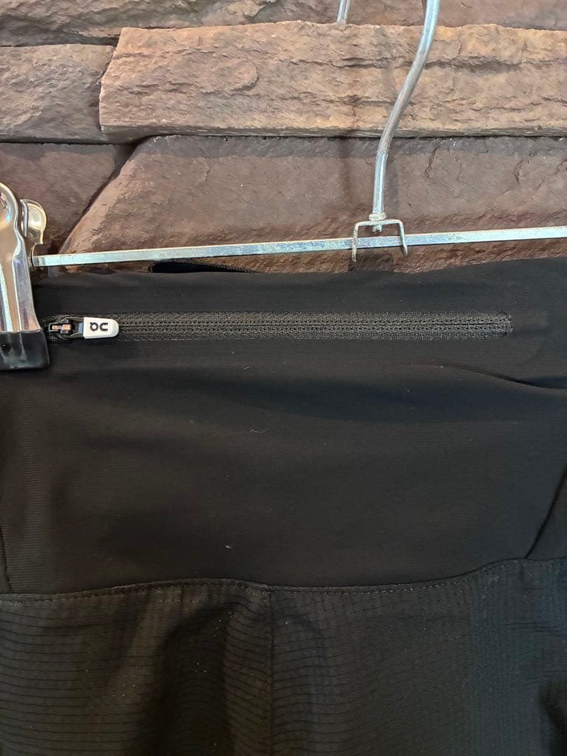 on オン ランニング シャツ ノースリーブ シングレット パンツ セット