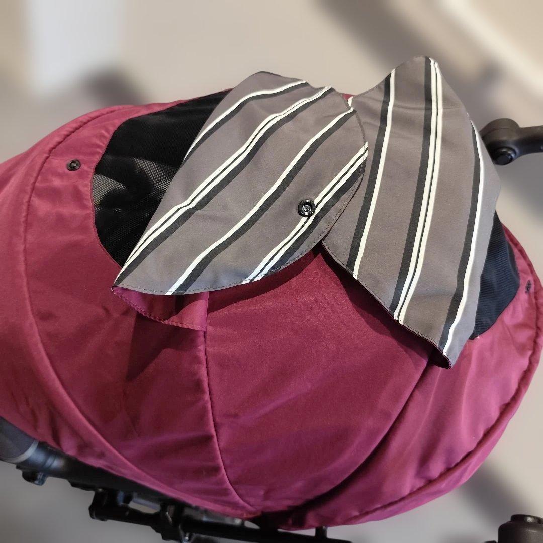 【極美品】Combi ホワイトレーベル スゴカルα 4キャス コンパクト HK