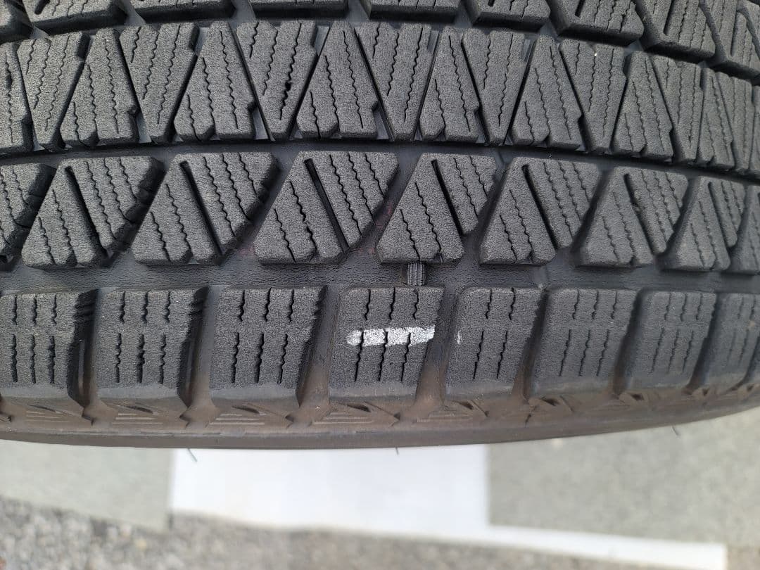 ブリヂストン ブリザック DM-V3 17インチ225/60R17 99Q