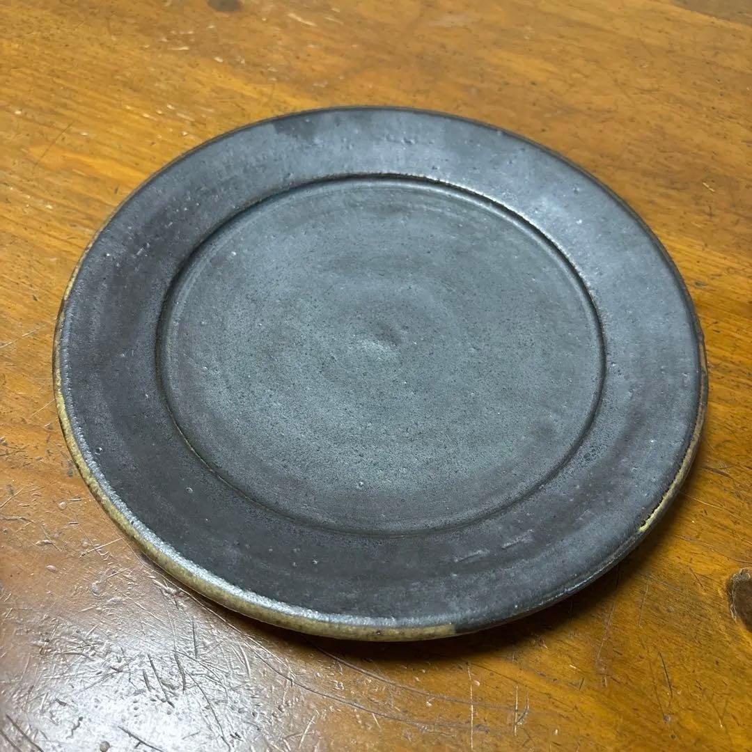 額賀章夫　黒プレート　22㎝