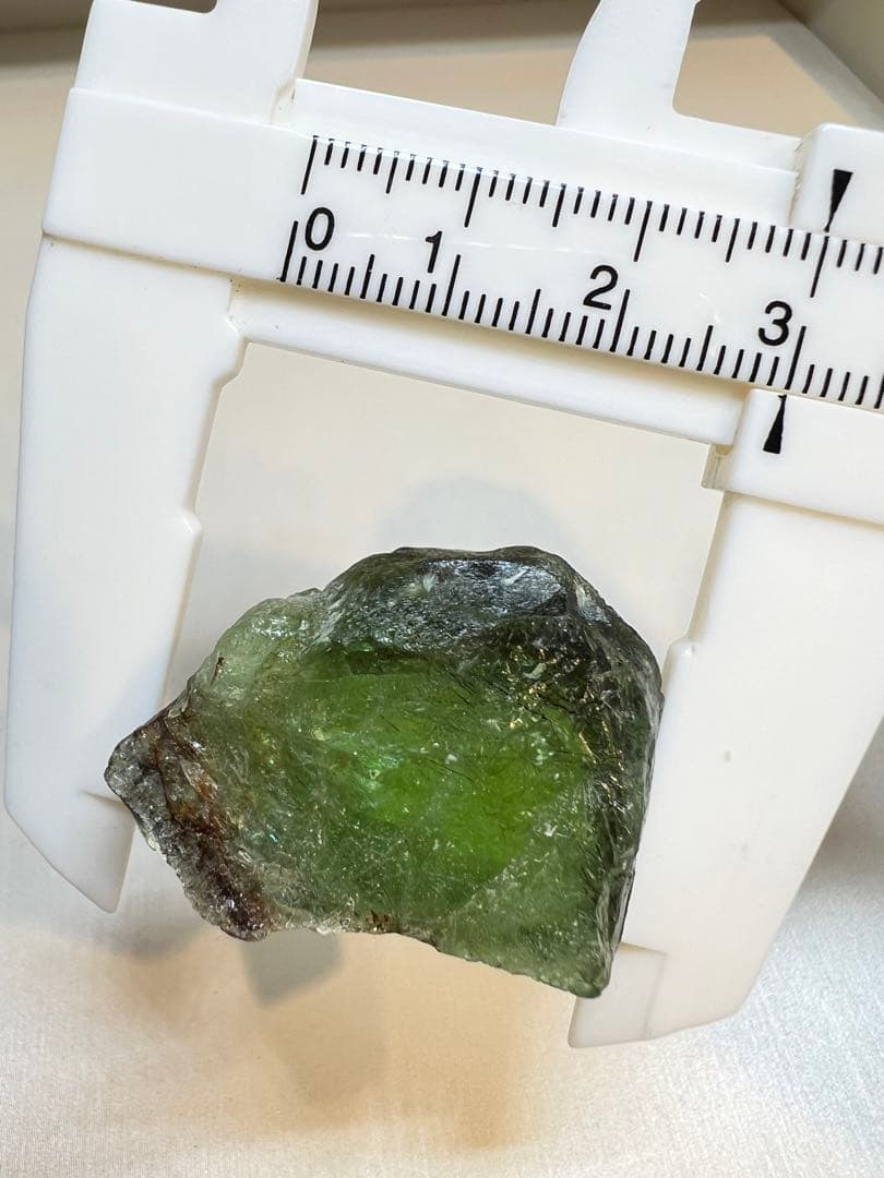 ✴︎値下げ【 天然石 原石 鉱物 】パキスタン産 ペリドット ルードヴィッヒアイト