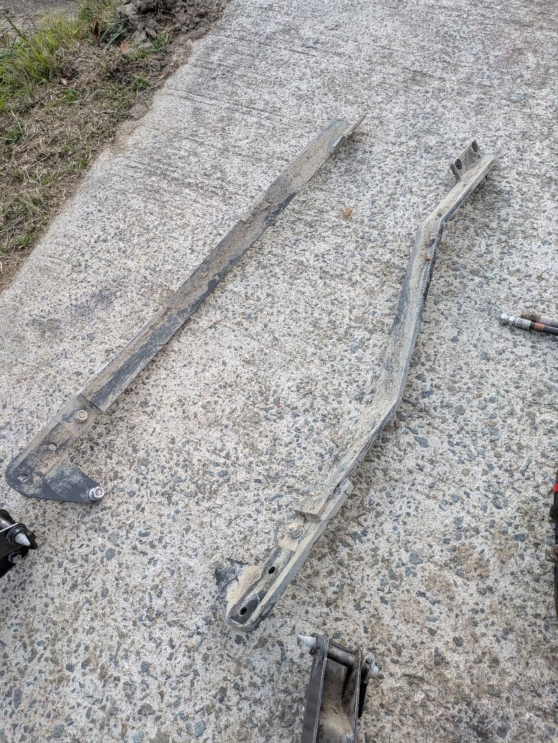 フロントローダ　トラクターアタッチメント