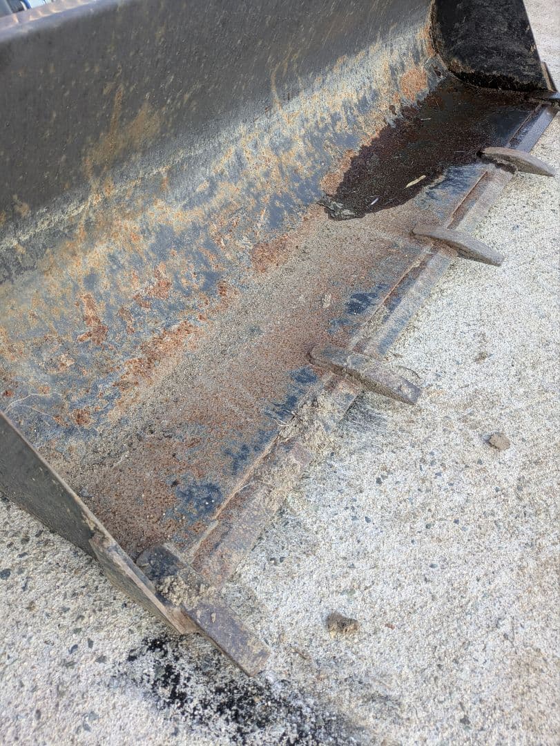 フロントローダ　トラクターアタッチメント