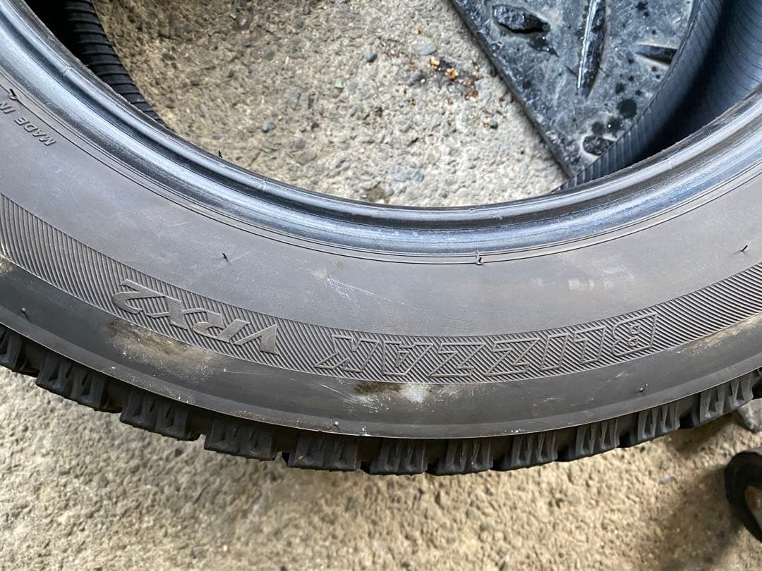 BRIDGESTONE BLIZZAK VRX2 205/55/16 4本セット