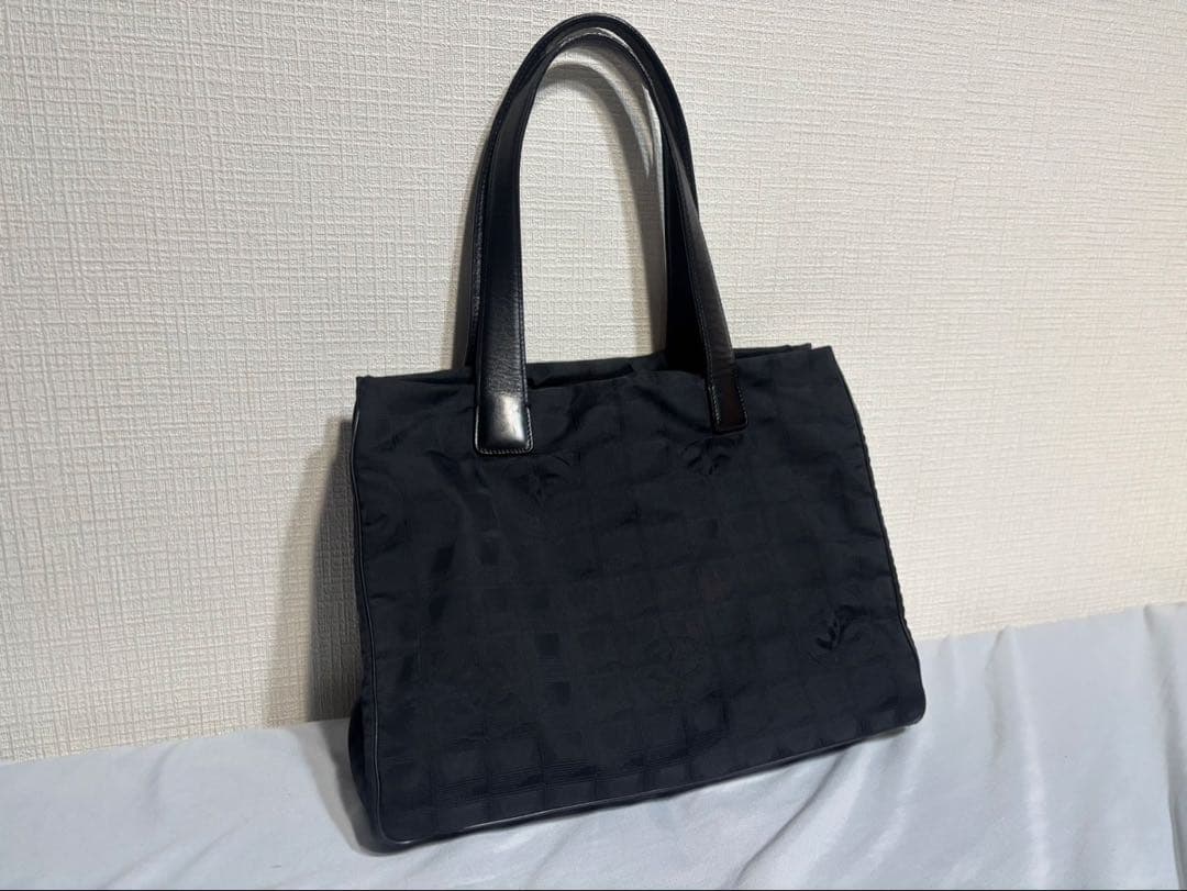 CHANEL シャネルニュートラベルライントート・ブラック