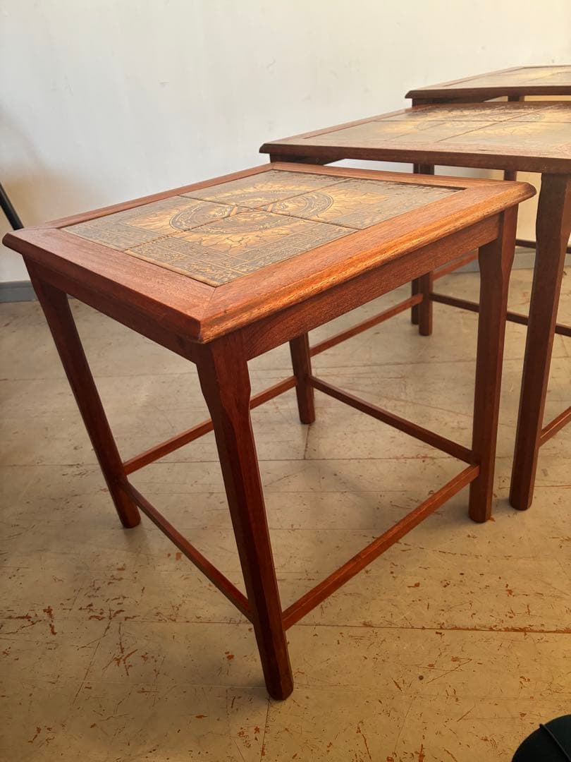 デンマーク製 モーベルファブリッケン・トフテンタイルトップ ネストテーブル