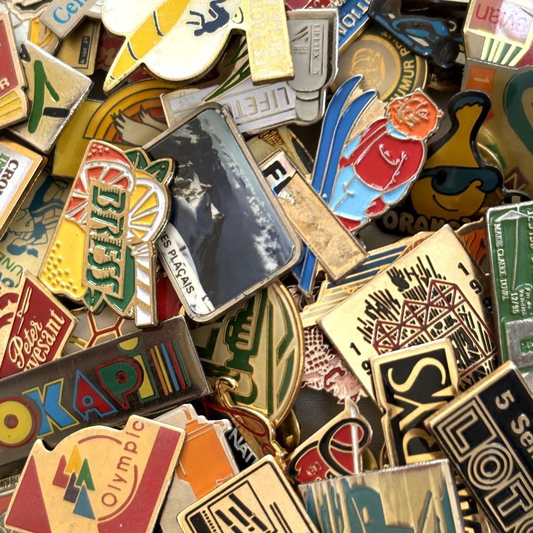 38502 フランス雑貨 フレンチ ピンバッジ200個セット ピンズ まとめ売り