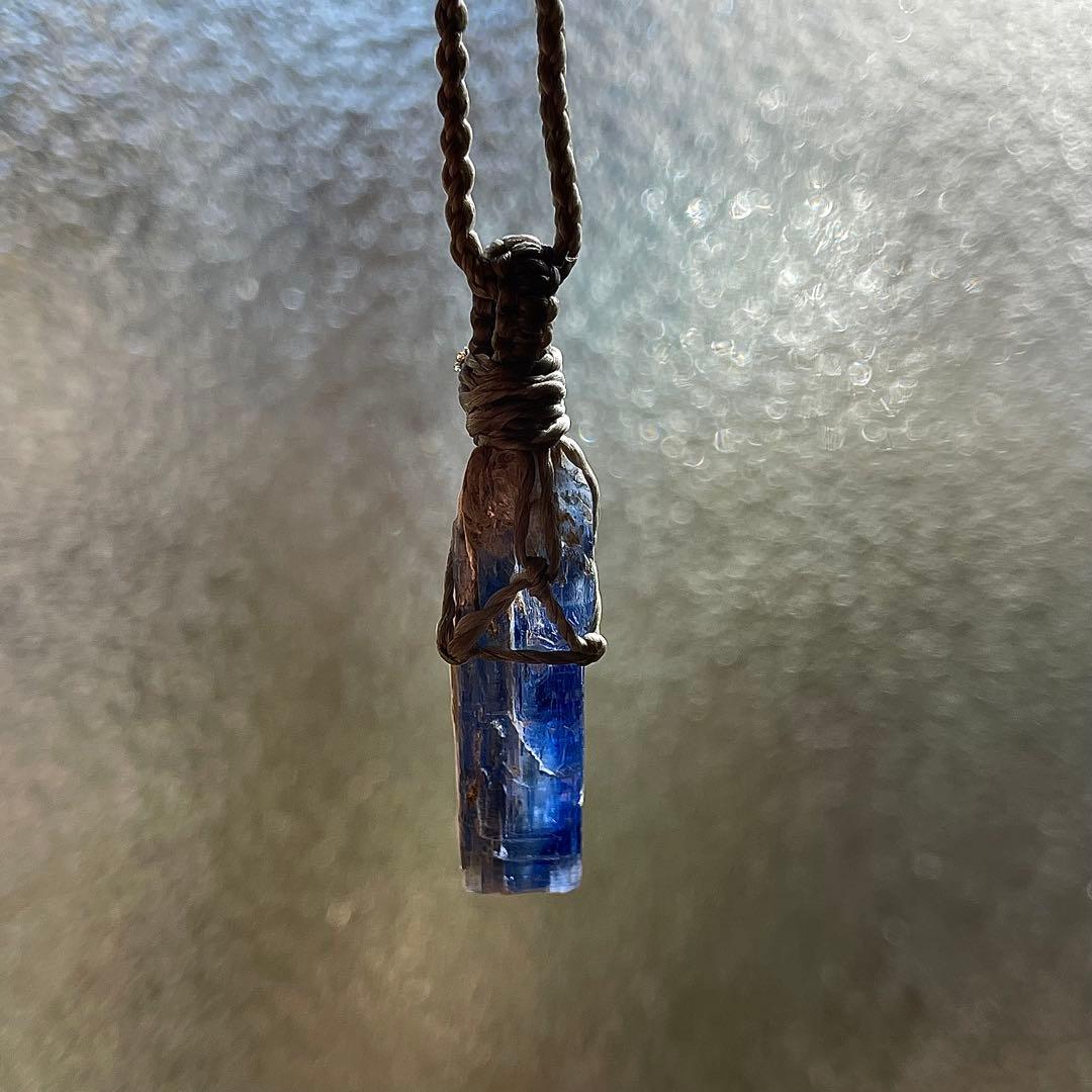 カイヤナイト ネパール産 ＊ ハンドメイド マクラメペンダント ネックレス ⑧