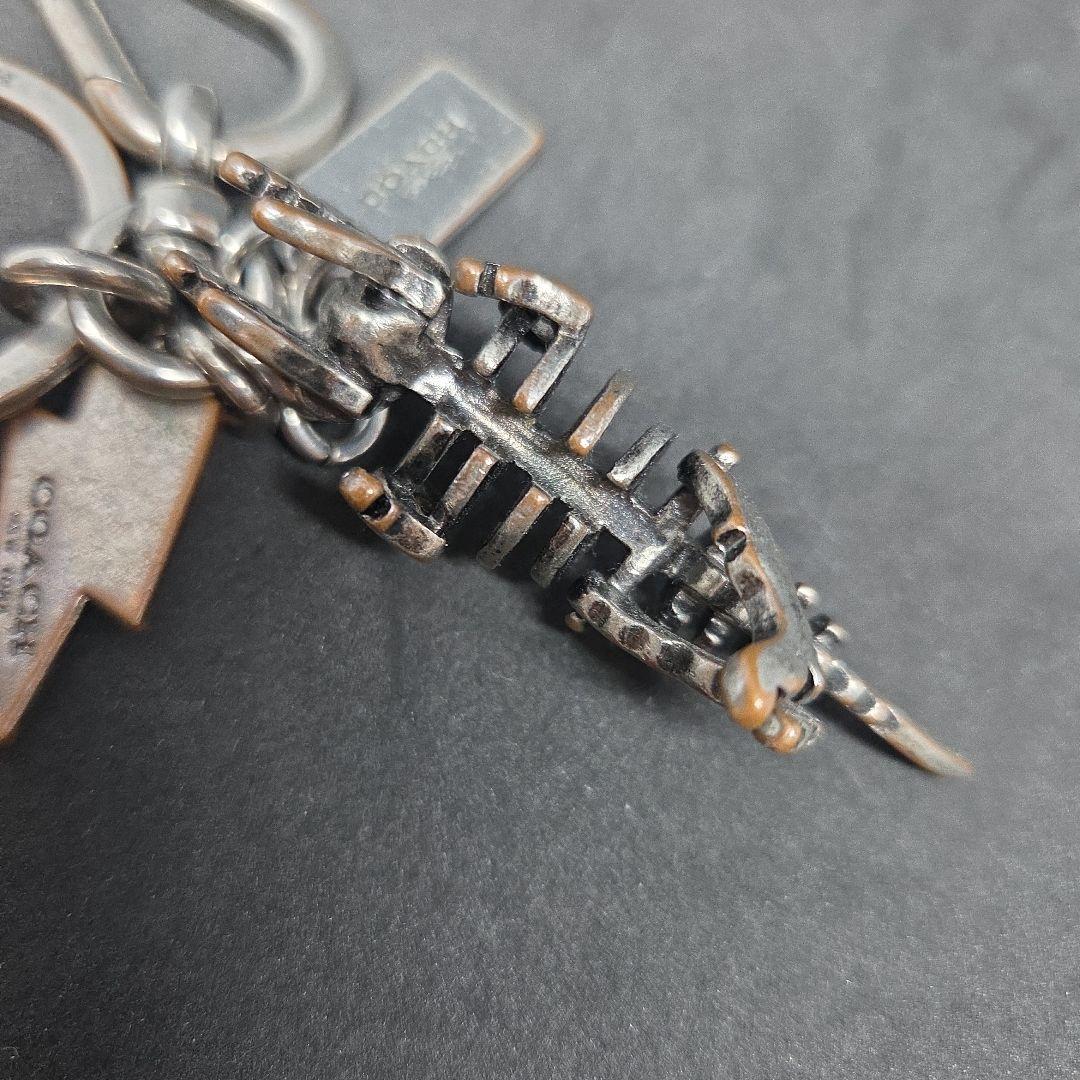 COACH レキシー 恐竜デザイン キーホルダー