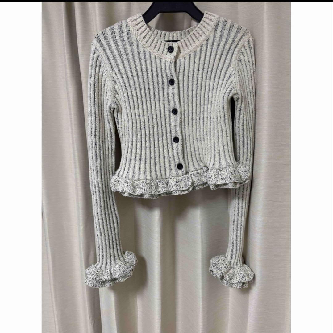 トップス W FACE SHORT FRILLED KNIT TOPS