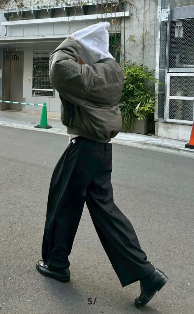 東京店WEB限定受注制商品 チカシツプラス　黒 クロップドエムエーワン MA 1