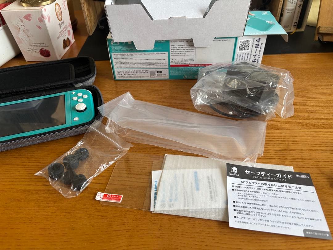 Nintendo Switch Lite 美品 箱 ケース 液晶フィルム付き