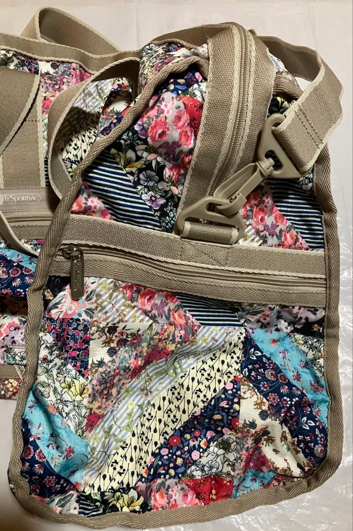 超美品　LeSportsac メモリーフローラルキルト　大型　ボストン
