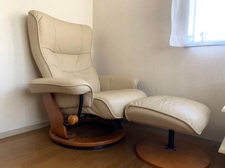 オットマン付きソファ