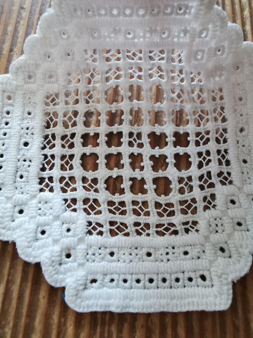 アンティーク 北欧ハーダンガー刺繍レース コースター 透かし四つ葉クロスドイリー