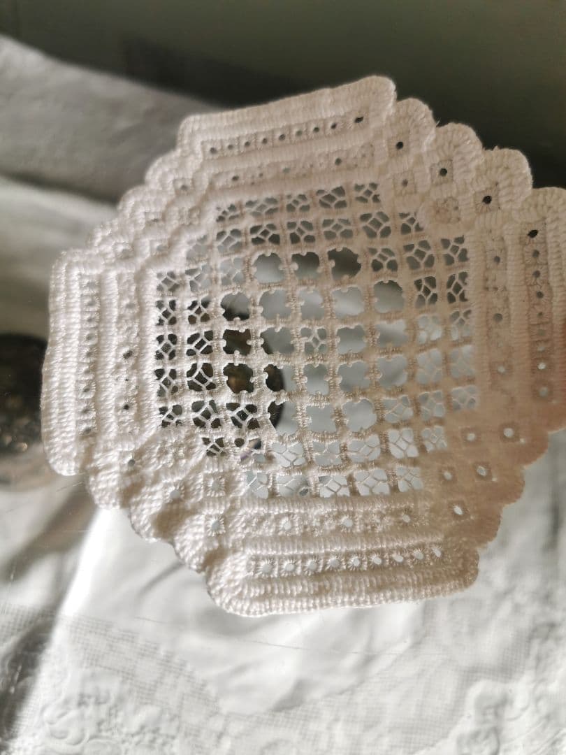 アンティーク 北欧ハーダンガー刺繍レース コースター 透かし四つ葉クロスドイリー