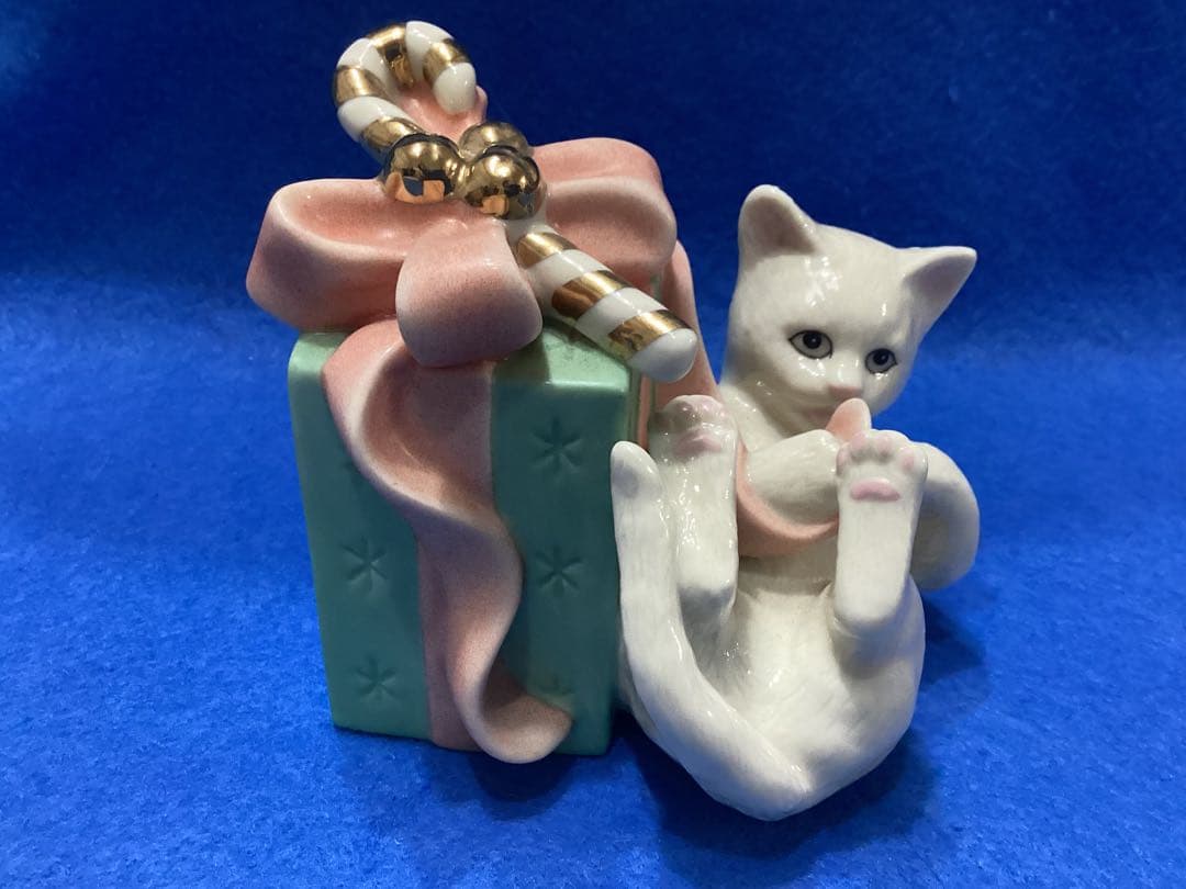 レノックス　フィギュア　フィギュリン　クリスマス　白猫の陶器置物 2点セット