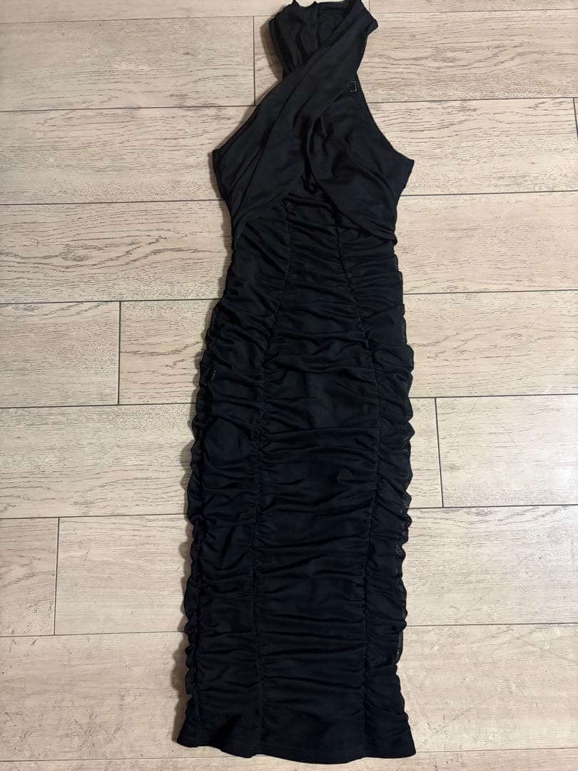 みっこ　LIPSY ブラック ドレープ ワンショル ワンピース タイト