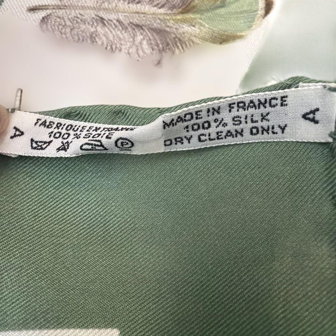 HERMES シルク100% 羽根模様スカーフ