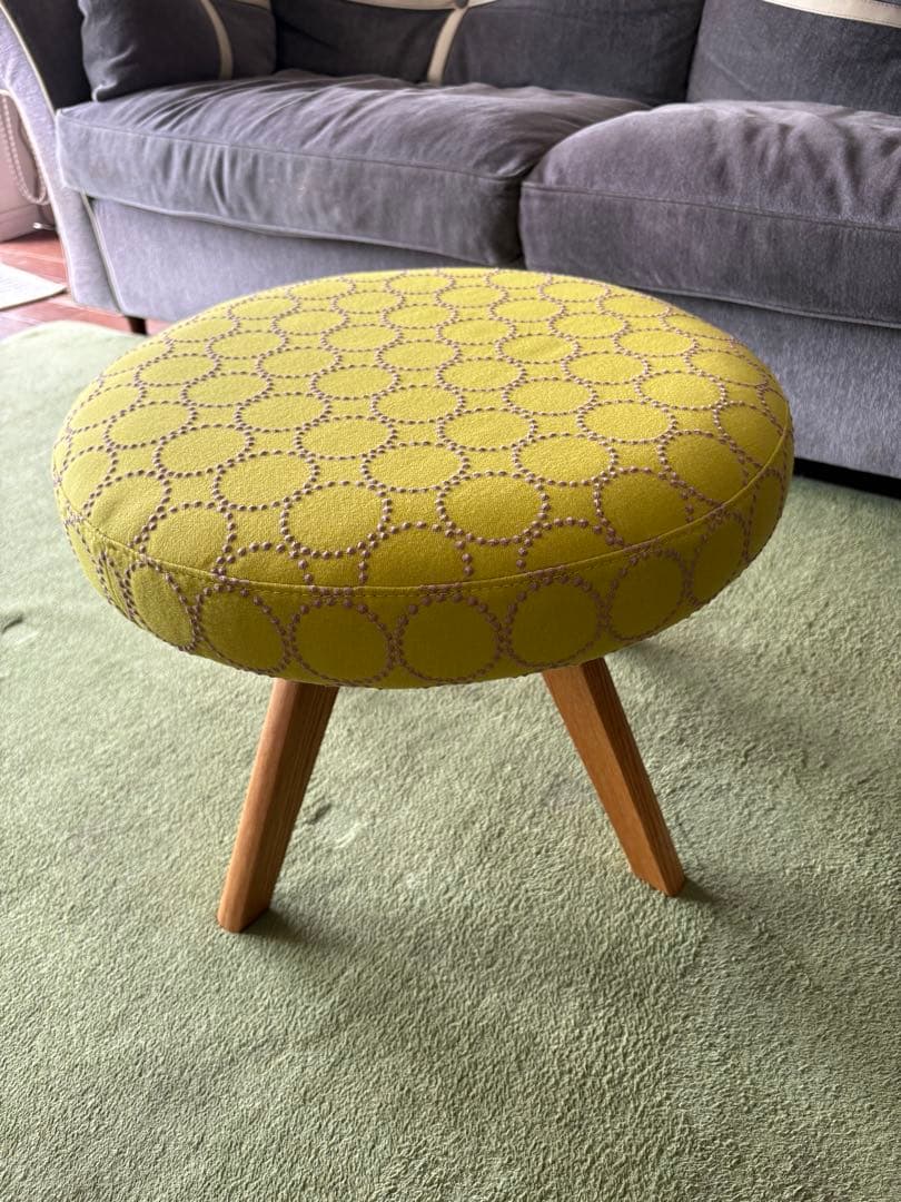 ミナペルホネン”タンバリン”生地で設えたスツール