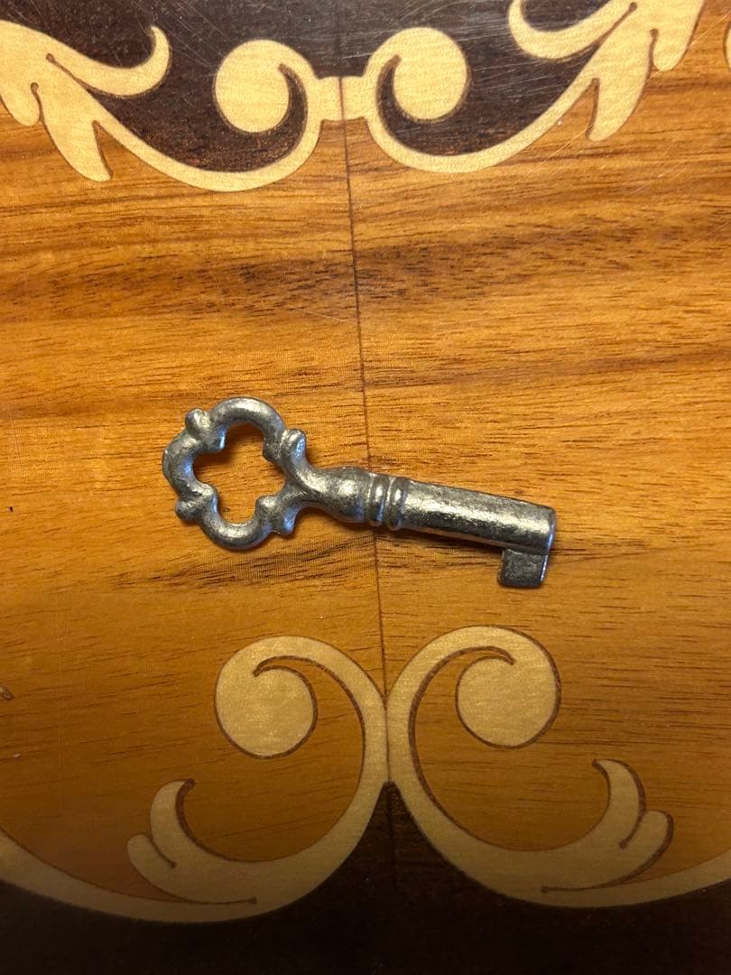 クラシックスタイル 花柄木製テーブルイタリア製オルゴール付き