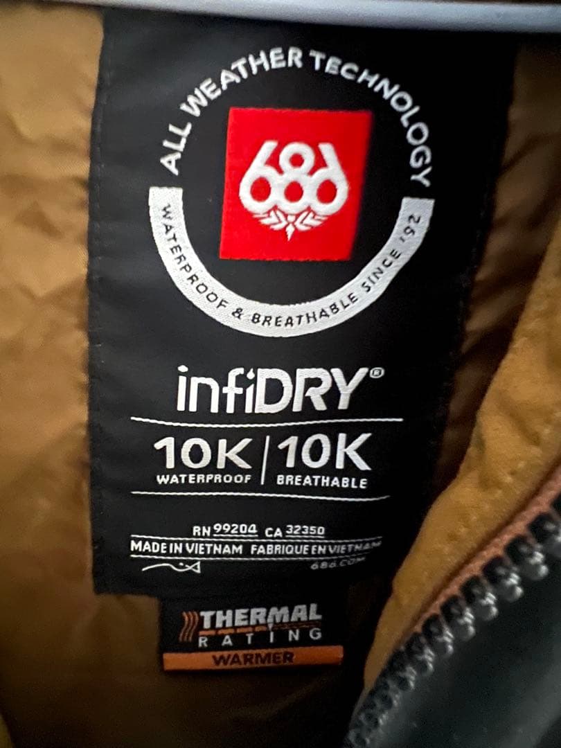 最終値下げ✨SIXEIGHTSX スノーボードウェア 686 メンズM