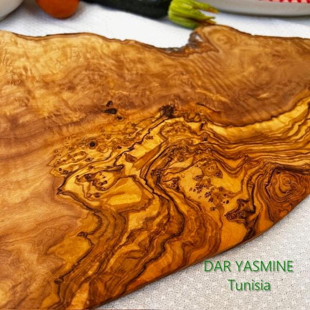 オリーブの木 個性あふれる１点もの　薄型　 大胆な姿に惚れ惚れ　約48cm