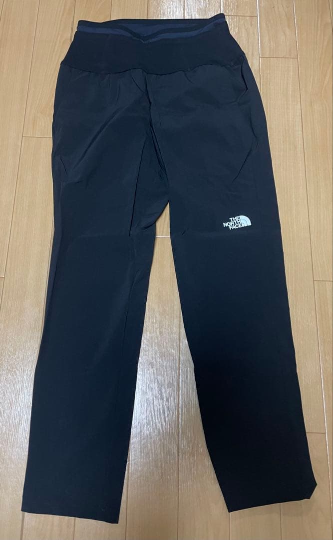 ノースフェイス　バーブライトランニングパンツ（レディース）