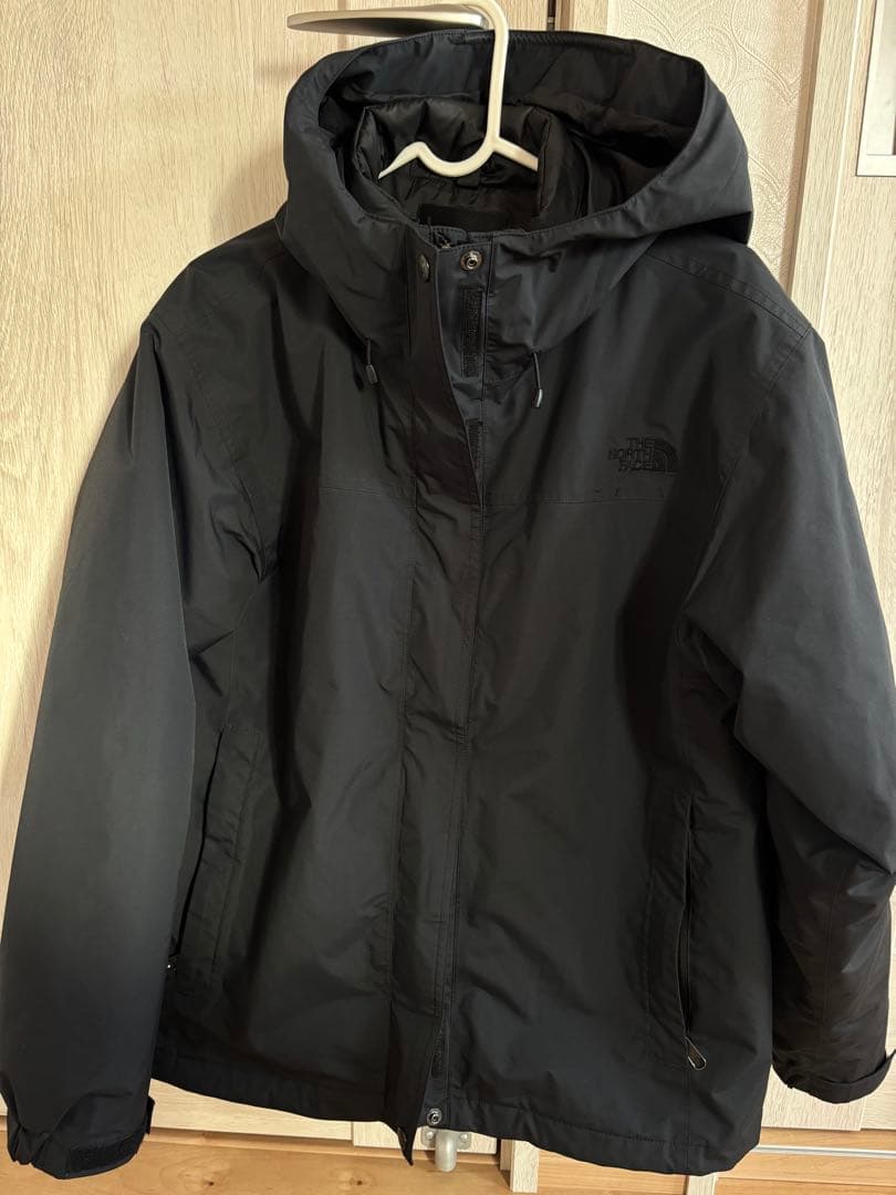 NPW62453ノースフェイス カシウストリクライメイトジャケット 中綿 黒