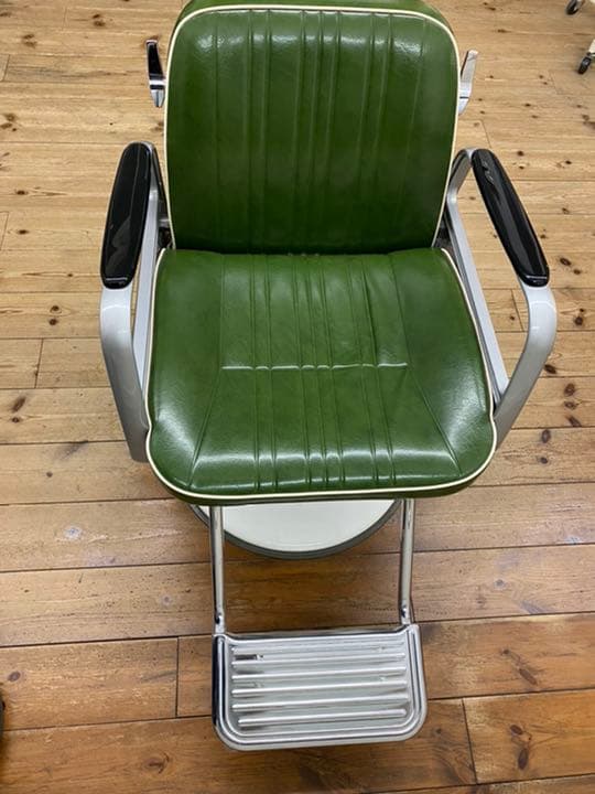 タカラベルモント　キャデラ　理美容椅子